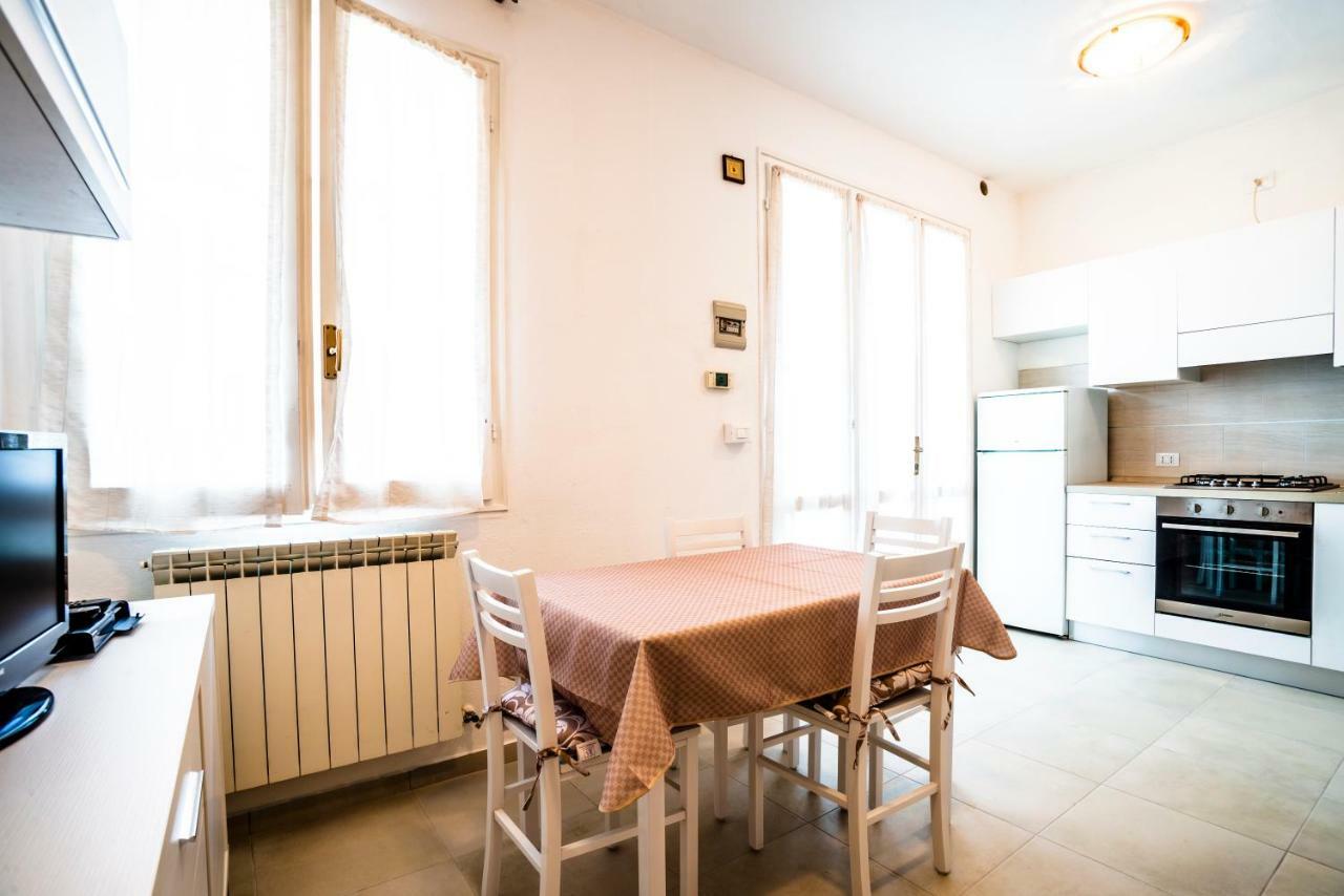 Agenzia Vear Sabrina 11B Lido delle Nazioni Exterior foto