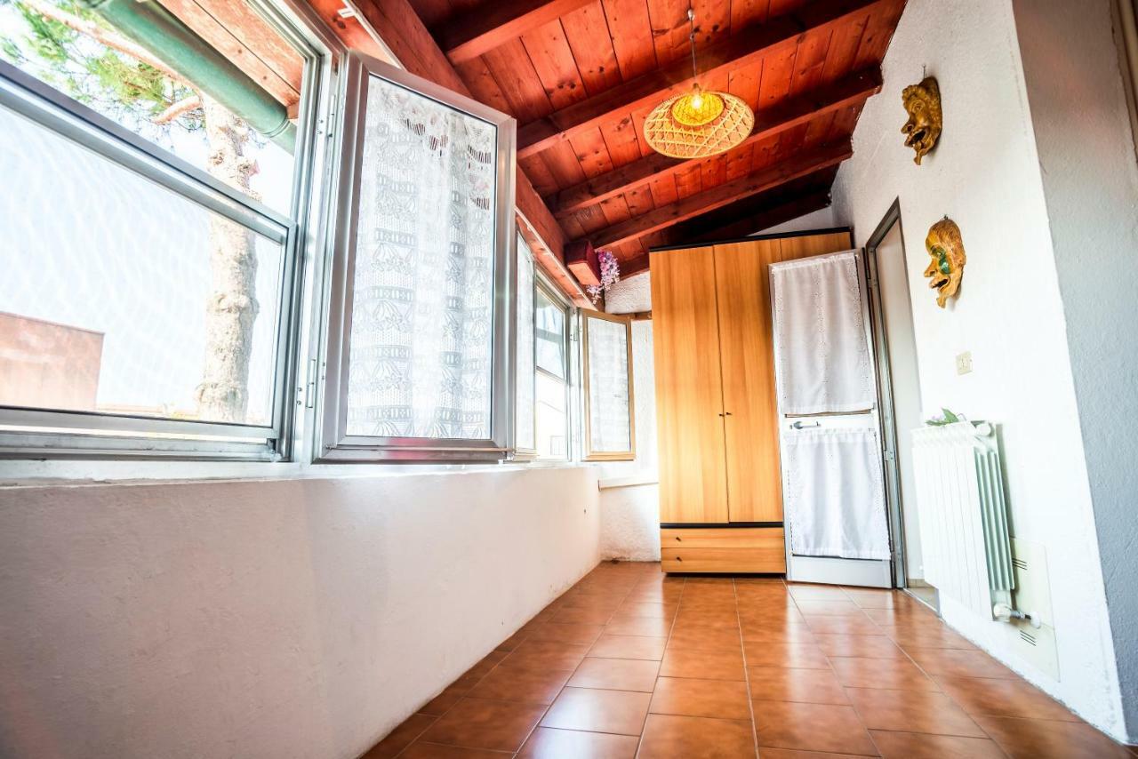 Agenzia Vear Sabrina 11B Lido delle Nazioni Exterior foto